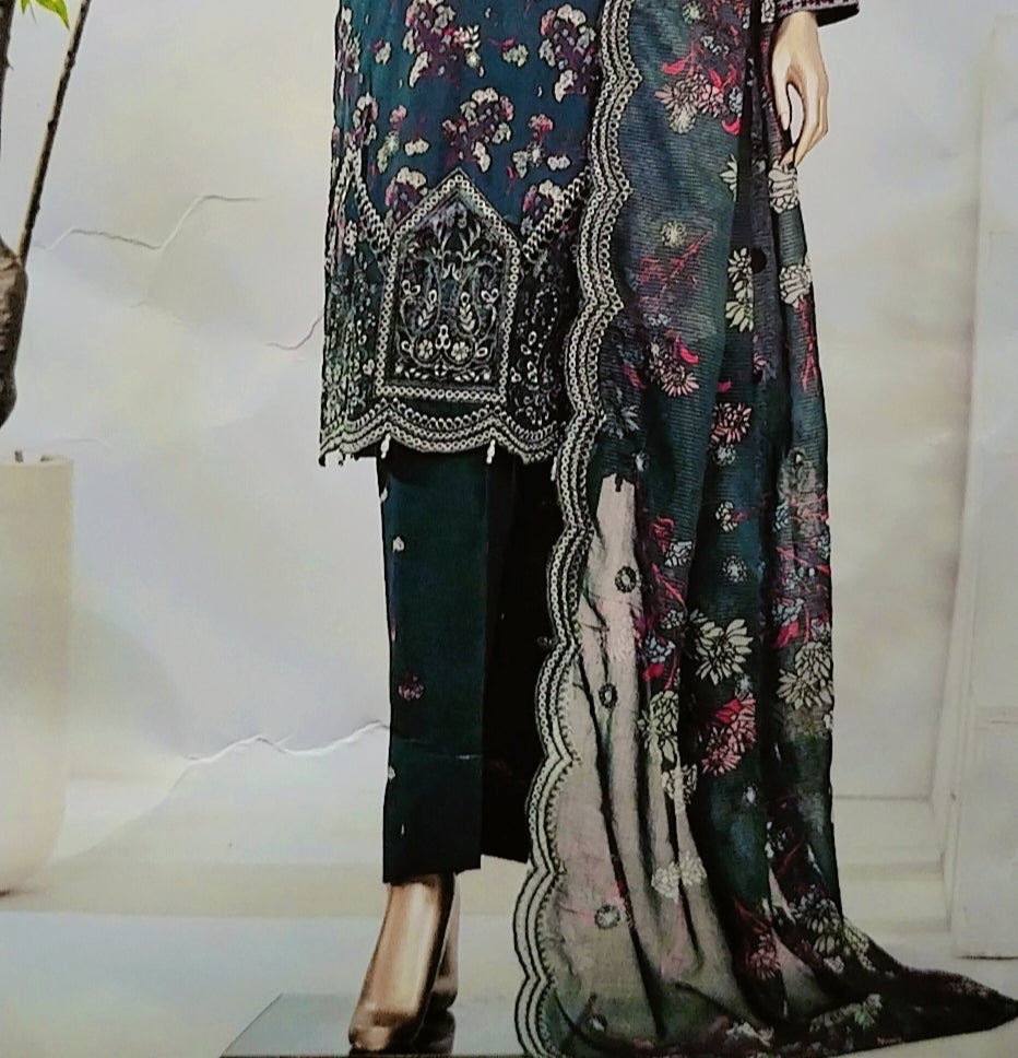 Velmora Chicken Embroidered Elegance